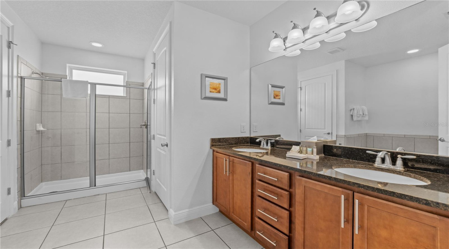 Kissimmee, Florida 34747, 5 Bedrooms Bedrooms, ,5 Bathroomsbathrooms,Residential,For Sale,Novi,Mfro6309048