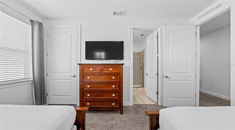 Kissimmee, Florida 34747, 5 Bedrooms Bedrooms, ,5 Bathroomsbathrooms,Residential,For Sale,Novi,Mfro6309048