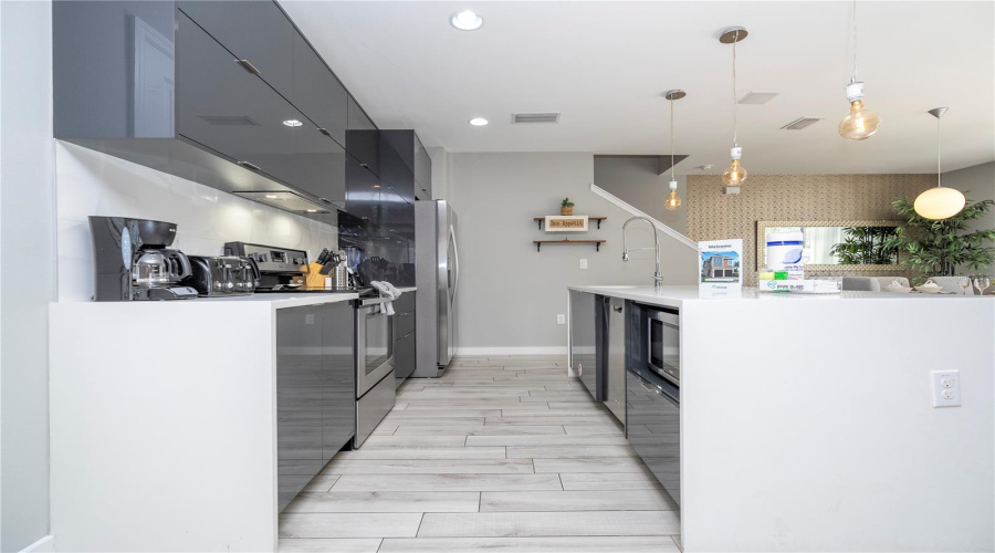 KISSIMMEE, Florida 34746, 4 Bedrooms Bedrooms, ,3 BathroomsBathrooms,Residential,For Sale,LE REVE,0,MFRO6313594