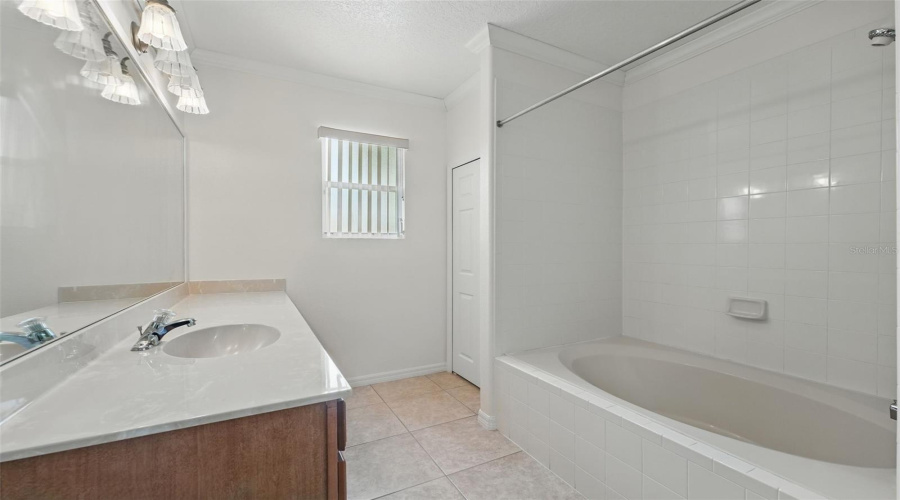 Davenport, Florida 33837, 3 Bedrooms Bedrooms, ,2 Bathroomsbathrooms,Residential,For Sale,Graystone,Mfrtb8391089