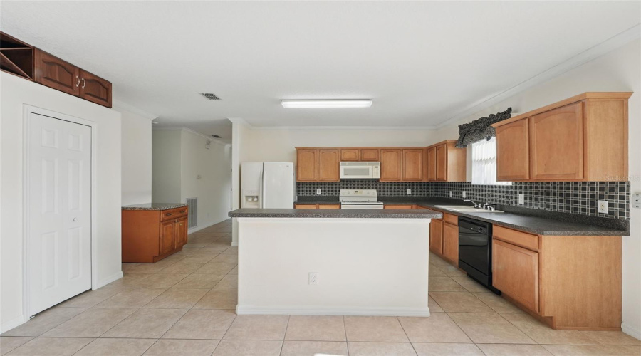 Davenport, Florida 33837, 3 Bedrooms Bedrooms, ,2 Bathroomsbathrooms,Residential,For Sale,Graystone,Mfrtb8391089