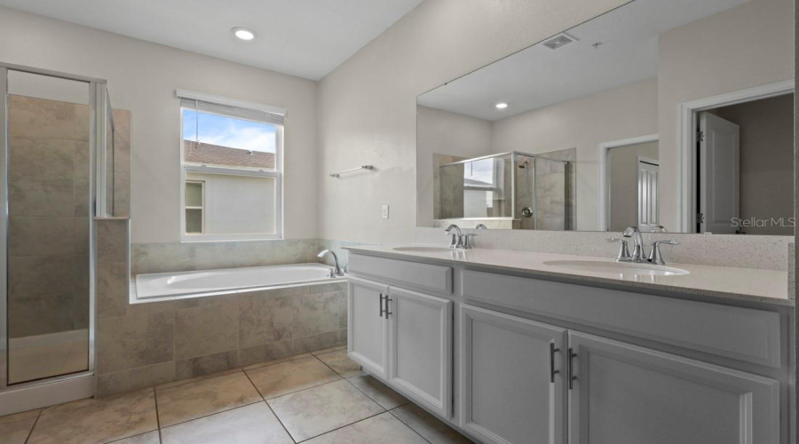 Davenport, Florida 33896, 3 Bedrooms Bedrooms, ,2 Bathroomsbathrooms,Residential,For Sale,Ocean Course,Mfro6313505