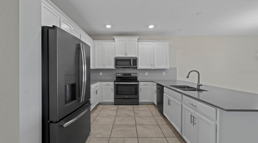 Davenport, Florida 33896, 3 Bedrooms Bedrooms, ,2 Bathroomsbathrooms,Residential,For Sale,Ocean Course,Mfro6313505
