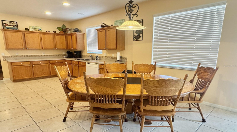 Davenport, Florida 33837, 5 Bedrooms Bedrooms, ,3 Bathroomsbathrooms,Residential,For Sale,Wildflower,Mfrs5127831