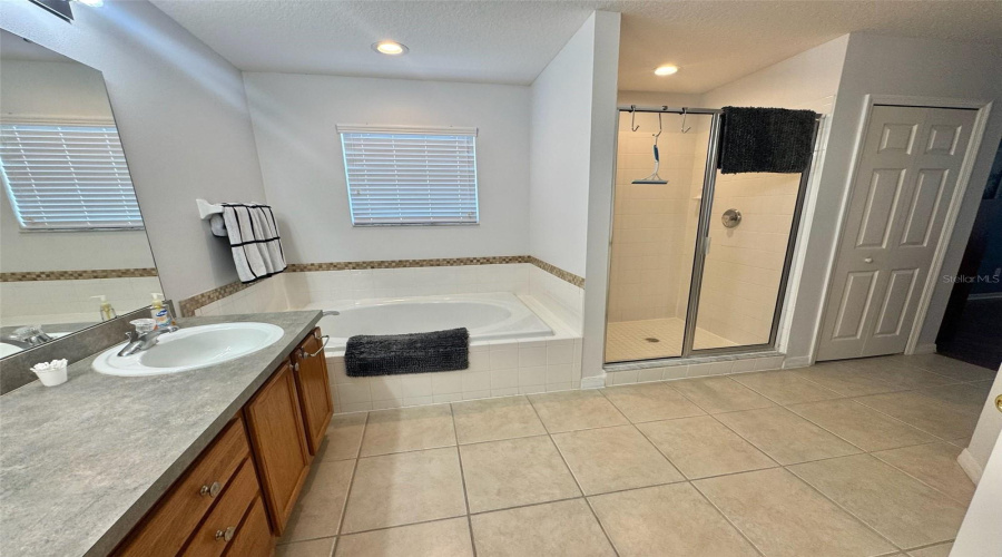 Davenport, Florida 33837, 5 Bedrooms Bedrooms, ,3 Bathroomsbathrooms,Residential,For Sale,Wildflower,Mfrs5127831