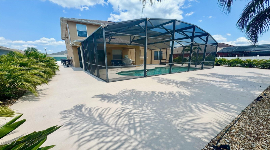 Davenport, Florida 33837, 5 Bedrooms Bedrooms, ,3 Bathroomsbathrooms,Residential,For Sale,Wildflower,Mfrs5127831