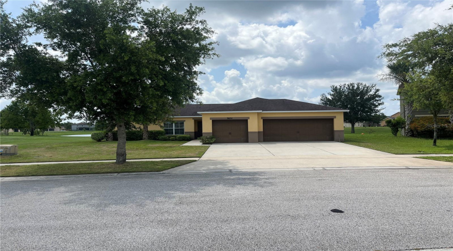 Kissimmee, Florida 34746, 3 Bedrooms Bedrooms, ,2 Bathroomsbathrooms,Residential,For Sale,Sail Harbor,Mfro6313516