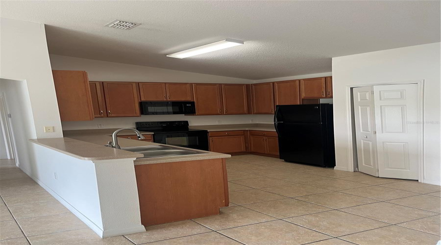 Kissimmee, Florida 34746, 3 Bedrooms Bedrooms, ,2 Bathroomsbathrooms,Residential,For Sale,Sail Harbor,Mfro6313516