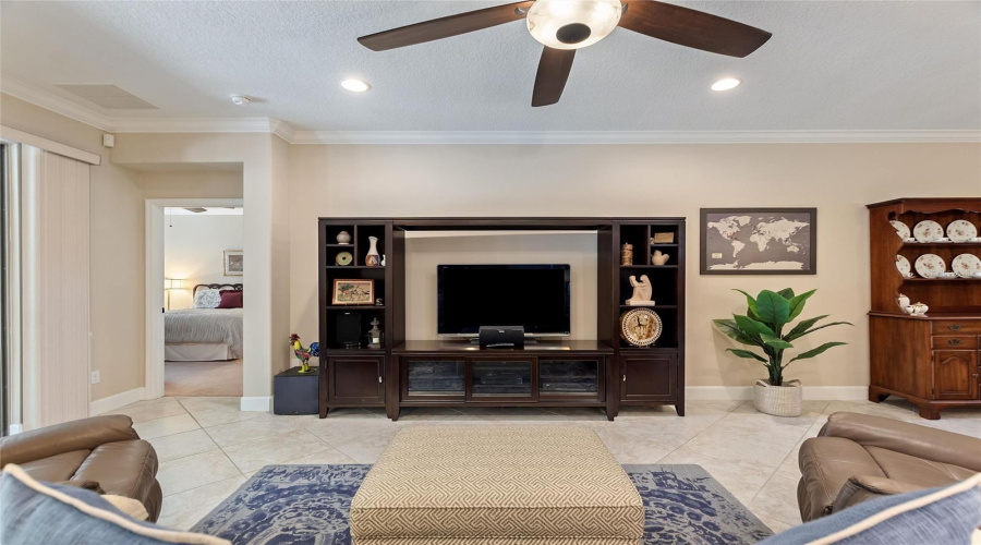 Davenport, Florida 33837, 3 Bedrooms Bedrooms, ,2 Bathroomsbathrooms,Residential,For Sale,Granada,Mfrtb8391067