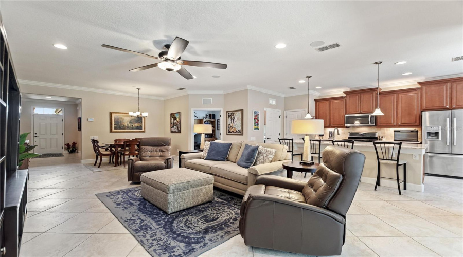 Davenport, Florida 33837, 3 Bedrooms Bedrooms, ,2 Bathroomsbathrooms,Residential,For Sale,Granada,Mfrtb8391067