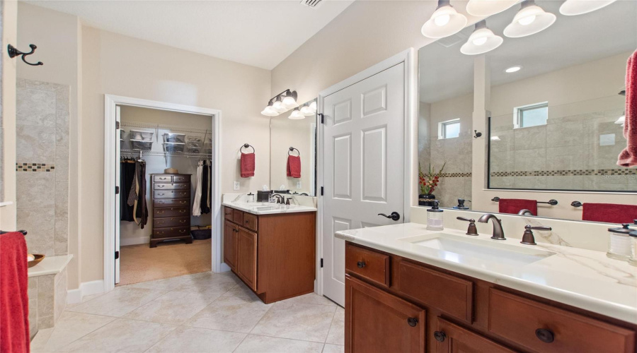 Davenport, Florida 33837, 3 Bedrooms Bedrooms, ,2 Bathroomsbathrooms,Residential,For Sale,Granada,Mfrtb8391067