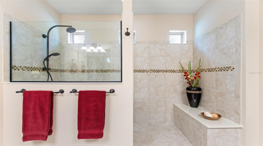 Davenport, Florida 33837, 3 Bedrooms Bedrooms, ,2 Bathroomsbathrooms,Residential,For Sale,Granada,Mfrtb8391067
