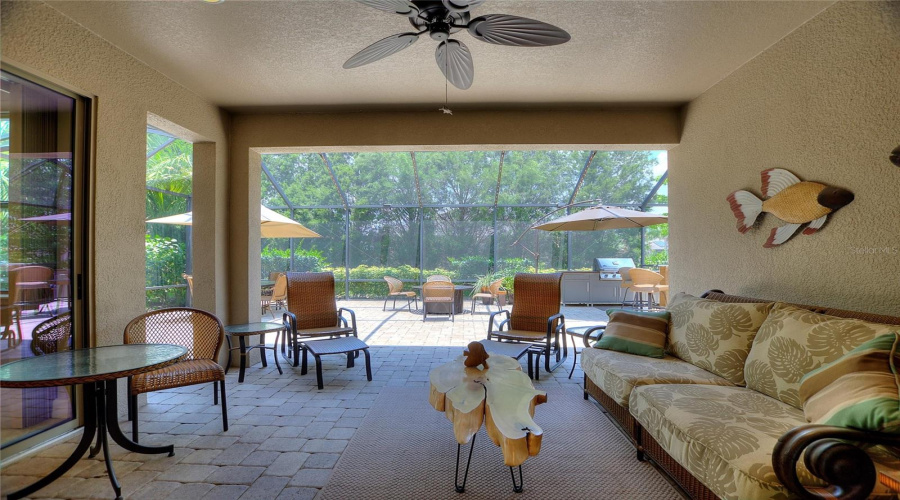 Davenport, Florida 33837, 3 Bedrooms Bedrooms, ,2 Bathroomsbathrooms,Residential,For Sale,Granada,Mfrtb8391067