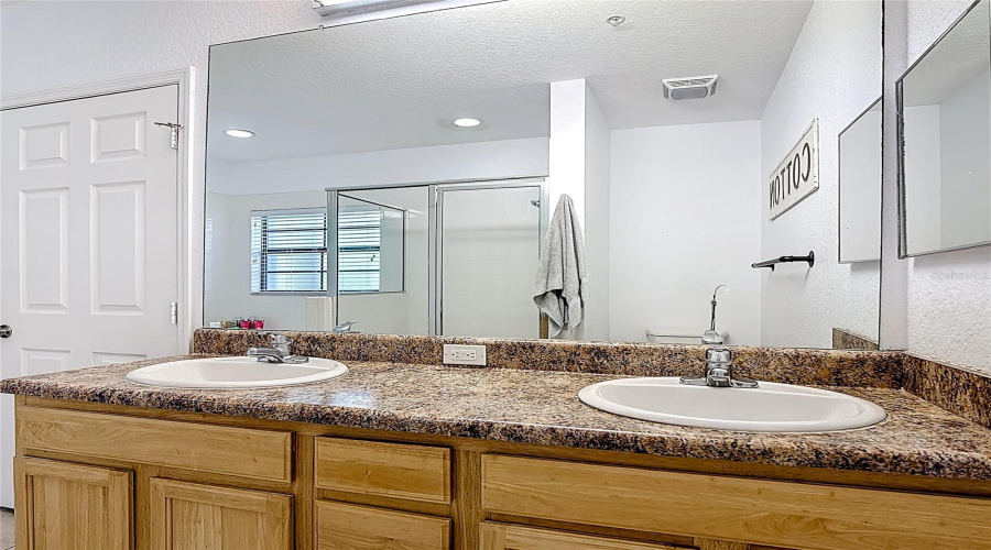 KISSIMMEE, Florida 34747, 2 Bedrooms Bedrooms, ,2 BathroomsBathrooms,Residential,For Sale,TREASURE TROVE,MFRS5127926