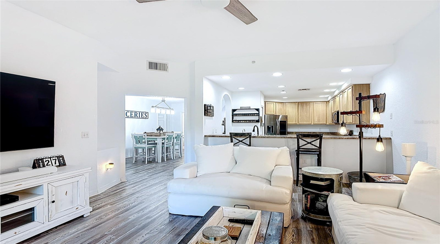 KISSIMMEE, Florida 34747, 2 Bedrooms Bedrooms, ,2 BathroomsBathrooms,Residential,For Sale,TREASURE TROVE,MFRS5127926