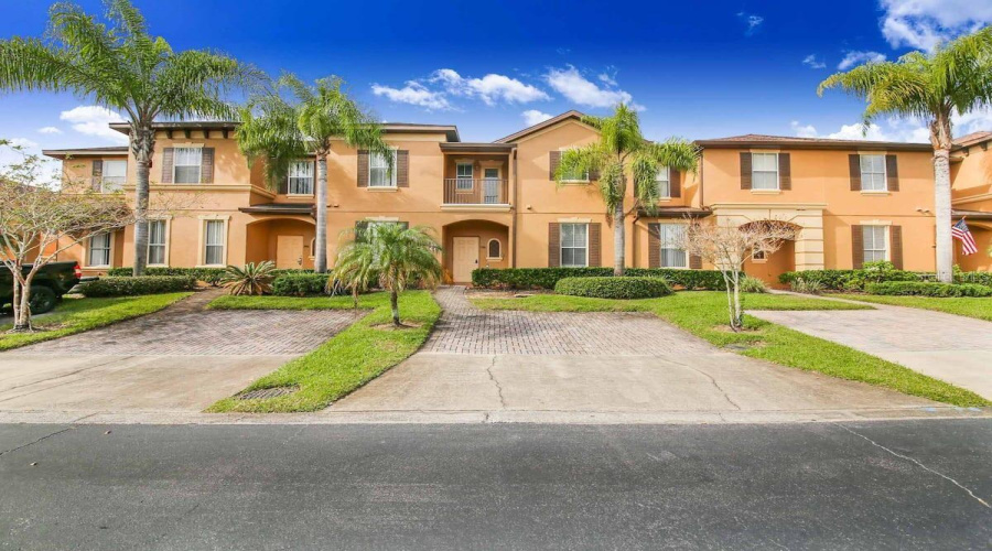 Davenport, Florida 33897, 3 Bedrooms Bedrooms, ,3 Bathroomsbathrooms,Residential,For Sale,Calabria,Mfro6313698