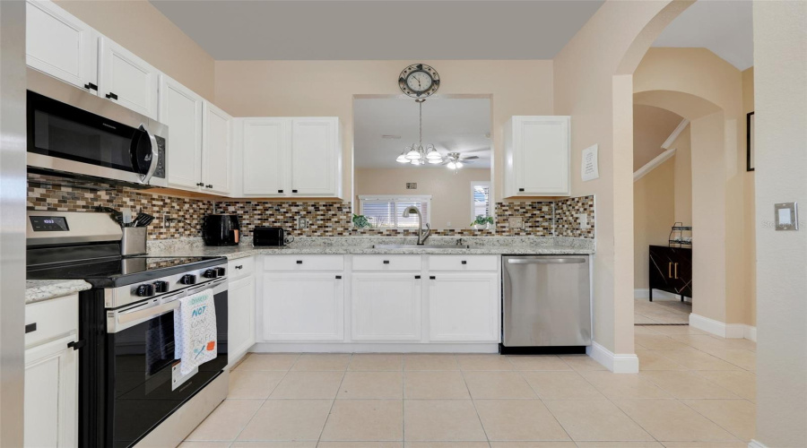 Davenport, Florida 33897, 3 Bedrooms Bedrooms, ,2 Bathroomsbathrooms,Residential,For Sale,Calabria,Mfro6313877