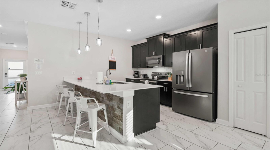 DAVENPORT, Florida 33896, 5 Bedrooms Bedrooms, ,4 BathroomsBathrooms,Residential,For Sale,CHALLENGE,MFRO6309427
