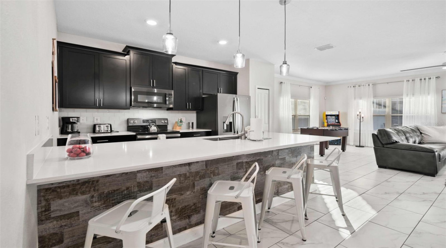 DAVENPORT, Florida 33896, 5 Bedrooms Bedrooms, ,4 BathroomsBathrooms,Residential,For Sale,CHALLENGE,MFRO6309427