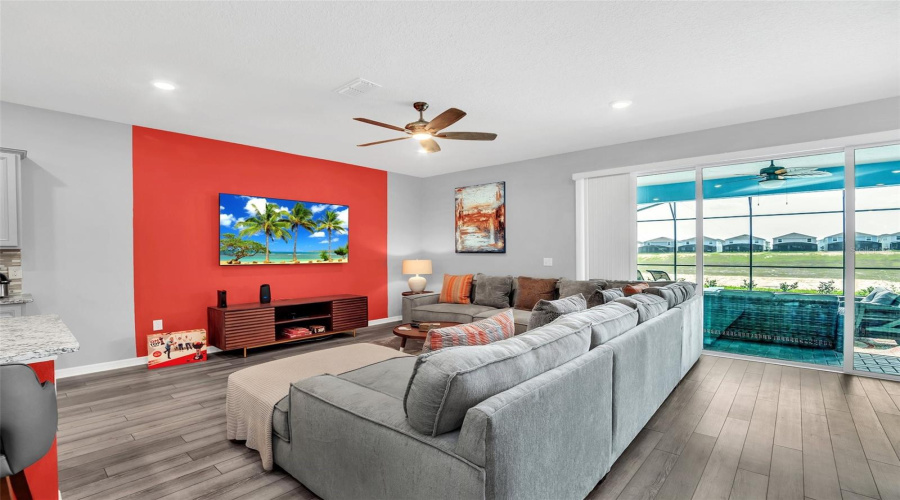 Davenport, Florida 33897, 10 Bedrooms Bedrooms, ,8 Bathroomsbathrooms,Residential,For Sale,Mahalo,Mfro6313409