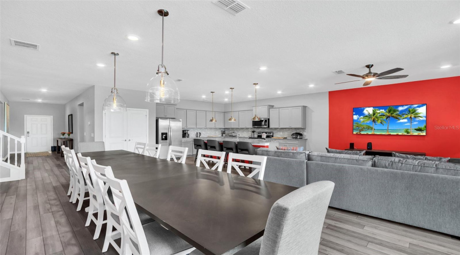 Davenport, Florida 33897, 10 Bedrooms Bedrooms, ,8 Bathroomsbathrooms,Residential,For Sale,Mahalo,Mfro6313409