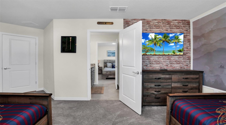 Davenport, Florida 33897, 10 Bedrooms Bedrooms, ,8 Bathroomsbathrooms,Residential,For Sale,Mahalo,Mfro6313409