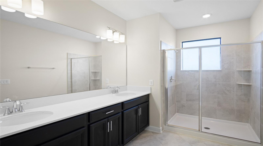 Davenport, Florida 33896, 3 Bedrooms Bedrooms, ,2 Bathroomsbathrooms,Residential,For Sale,Royal St George,Mfrs5127893