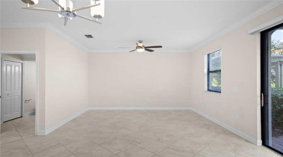 Davenport, Florida 33896, 3 Bedrooms Bedrooms, ,2 Bathroomsbathrooms,Residential,For Sale,Royal St George,Mfrs5127893