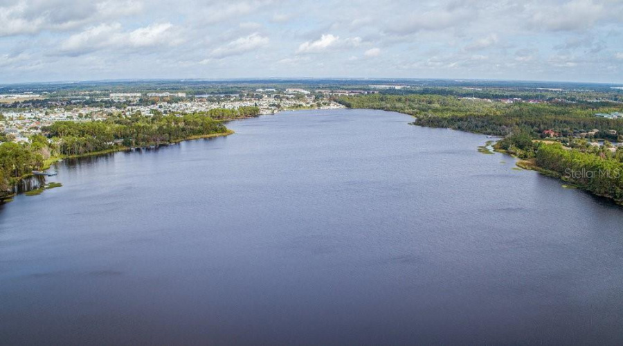 Davenport, Florida 33897, 3 Bedrooms Bedrooms, ,2 Bathroomsbathrooms,Residential,For Sale,Rum,Mfro6313805
