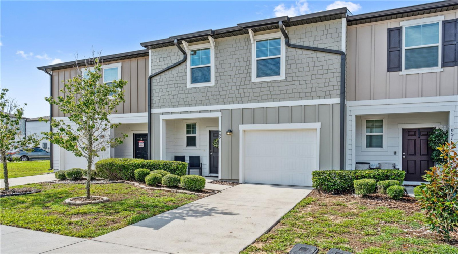 Davenport, Florida 33837, 3 Bedrooms Bedrooms, ,2 Bathroomsbathrooms,Residential,For Sale,Grandin,Mfrs5128031