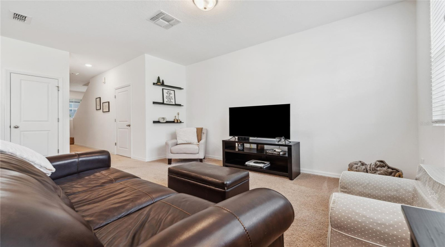 Davenport, Florida 33837, 3 Bedrooms Bedrooms, ,2 Bathroomsbathrooms,Residential,For Sale,Grandin,Mfrs5128031