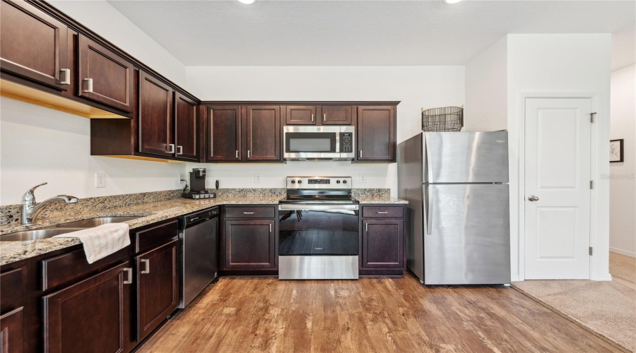 Davenport, Florida 33837, 3 Bedrooms Bedrooms, ,2 Bathroomsbathrooms,Residential,For Sale,Grandin,Mfrs5128031