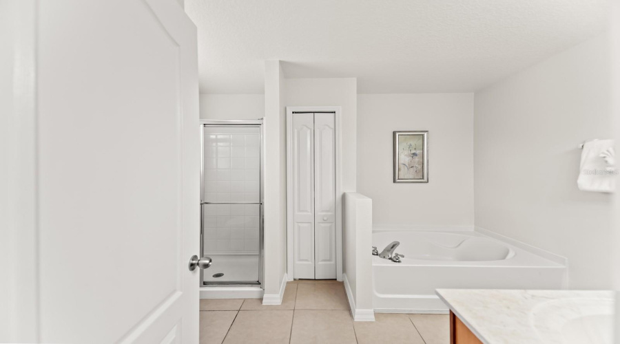 Second Primary (Upstairs Benefits From Walk-In Closet And Garden Tub