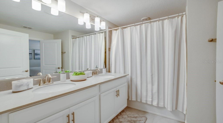 Kissimmee, Florida 34746, 4 Bedrooms Bedrooms, ,3 Bathroomsbathrooms,Residential,For Sale,Lullaby,Mfro6313238
