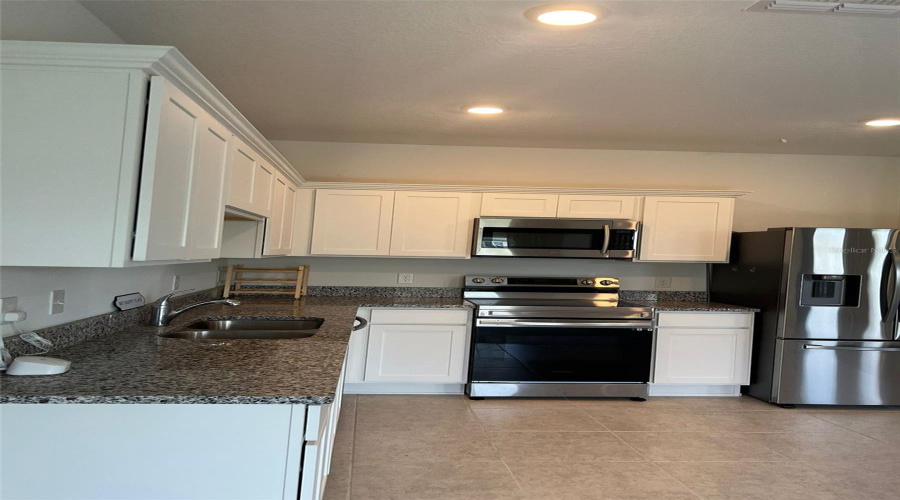 Davenport, Florida 33837, 3 Bedrooms Bedrooms, ,2 Bathroomsbathrooms,Residential,For Sale,Mandovi,Mfrs5128042