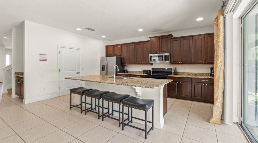 Kissimmee, Florida 34747, 5 Bedrooms Bedrooms, ,5 Bathroomsbathrooms,Residential,For Sale,Pendant,Mfrs5127970