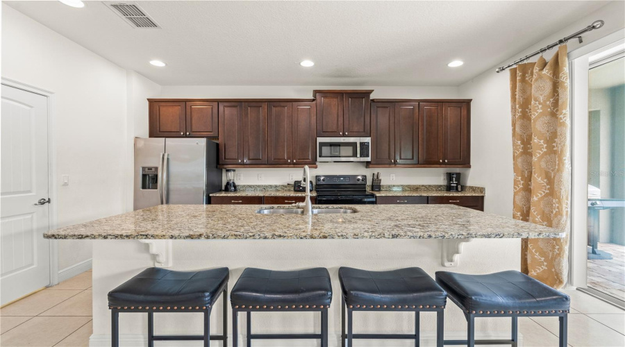 Kissimmee, Florida 34747, 5 Bedrooms Bedrooms, ,5 Bathroomsbathrooms,Residential,For Sale,Pendant,Mfrs5127970