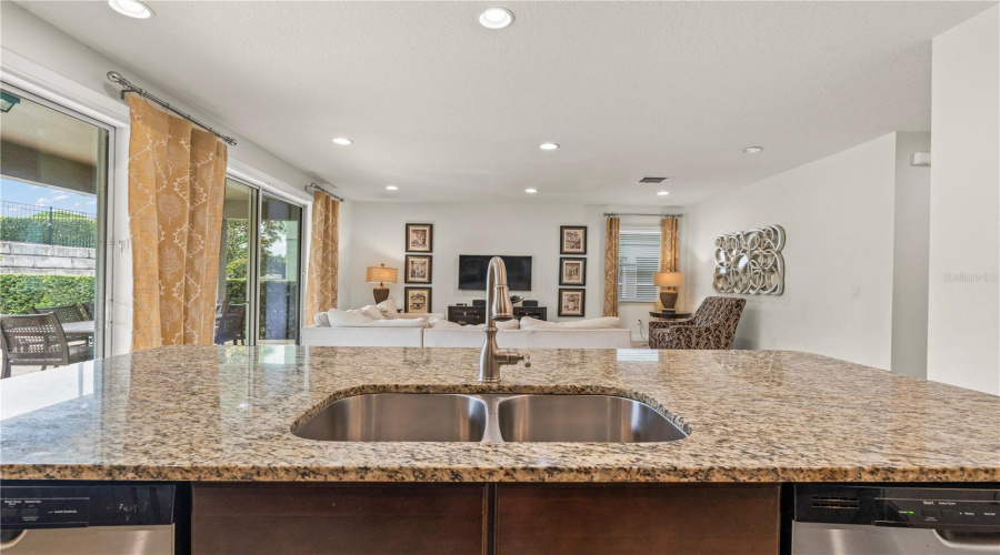 Kissimmee, Florida 34747, 5 Bedrooms Bedrooms, ,5 Bathroomsbathrooms,Residential,For Sale,Pendant,Mfrs5127970