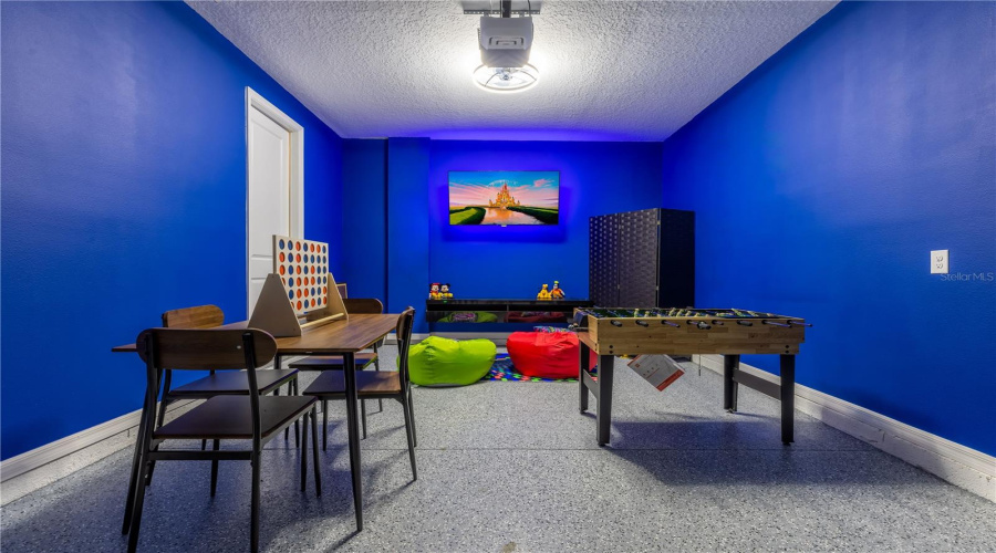 Davenport, Florida 33896, 3 Bedrooms Bedrooms, ,2 Bathroomsbathrooms,Residential,For Sale,Longboat,Mfro6314139