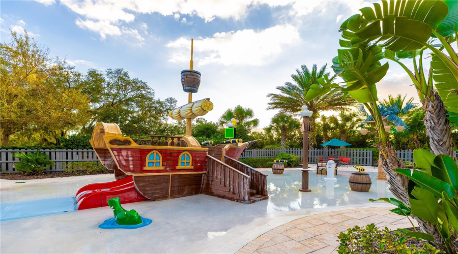 Davenport, Florida 33896, 3 Bedrooms Bedrooms, ,2 Bathroomsbathrooms,Residential,For Sale,Longboat,Mfro6314139