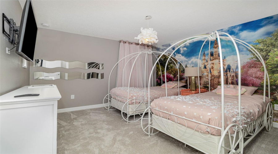 Davenport, Florida 33896, 8 Bedrooms Bedrooms, ,5 Bathroomsbathrooms,Residential,For Sale,Rolling Fairway,Mfro6313772