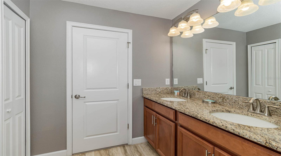 Davenport, Florida 33896, 8 Bedrooms Bedrooms, ,5 Bathroomsbathrooms,Residential,For Sale,Rolling Fairway,Mfro6313772
