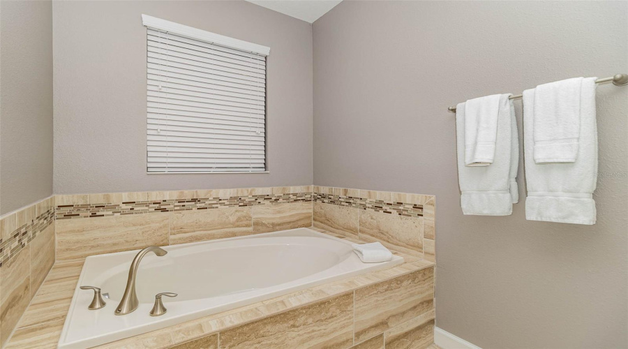 Davenport, Florida 33896, 8 Bedrooms Bedrooms, ,5 Bathroomsbathrooms,Residential,For Sale,Rolling Fairway,Mfro6313772