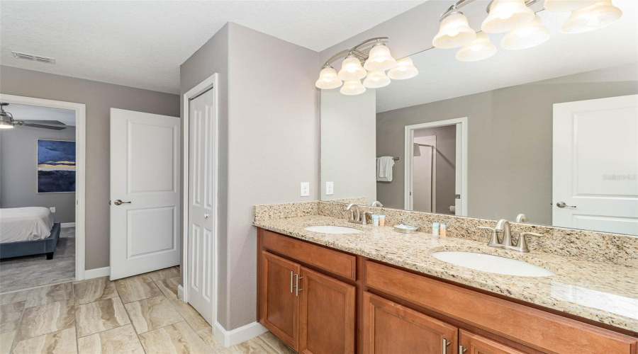 Davenport, Florida 33896, 8 Bedrooms Bedrooms, ,5 Bathroomsbathrooms,Residential,For Sale,Rolling Fairway,Mfro6313772