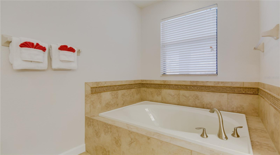 Davenport, Florida 33896, 8 Bedrooms Bedrooms, ,5 Bathroomsbathrooms,Residential,For Sale,Wexford,Mfro6313469