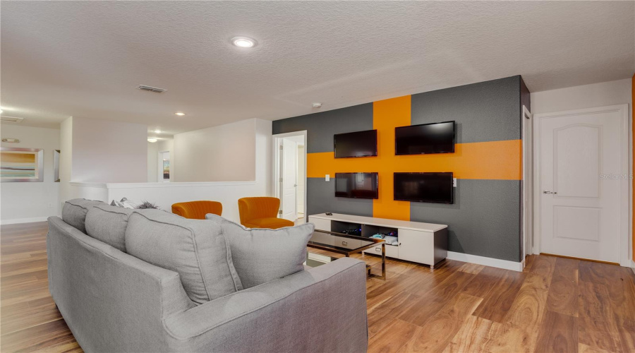 Davenport, Florida 33896, 8 Bedrooms Bedrooms, ,5 Bathroomsbathrooms,Residential,For Sale,Wexford,Mfro6313469