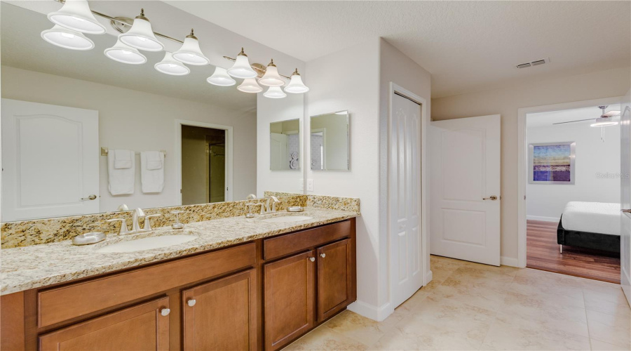 Davenport, Florida 33896, 8 Bedrooms Bedrooms, ,5 Bathroomsbathrooms,Residential,For Sale,Wexford,Mfro6313469