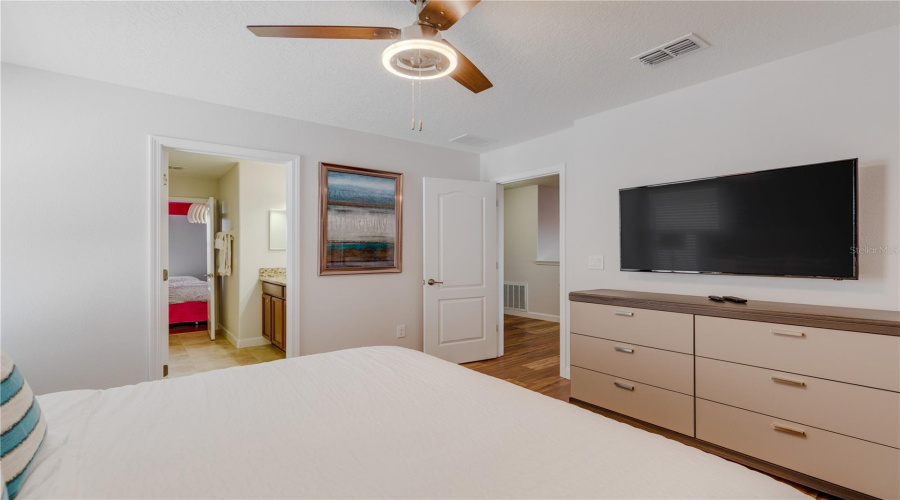 Davenport, Florida 33896, 8 Bedrooms Bedrooms, ,5 Bathroomsbathrooms,Residential,For Sale,Wexford,Mfro6313469