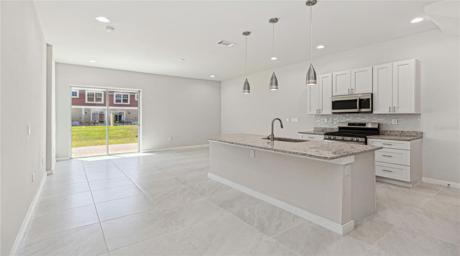 Kissimmee, Florida 34747, 3 Bedrooms Bedrooms, ,3 Bathroomsbathrooms,Residential,For Sale,Sunflower,Mfrs5128070