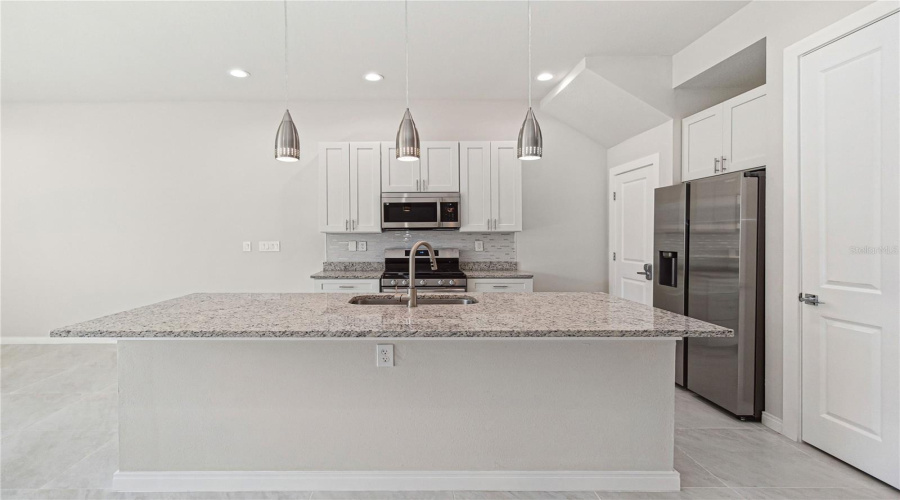Kissimmee, Florida 34747, 3 Bedrooms Bedrooms, ,3 Bathroomsbathrooms,Residential,For Sale,Sunflower,Mfrs5128070